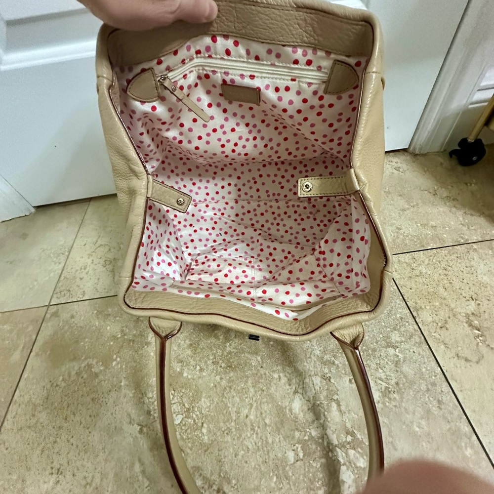 Kate Spade Beige Satchel Bag with gold toggle closure - Picture 7 of 11
